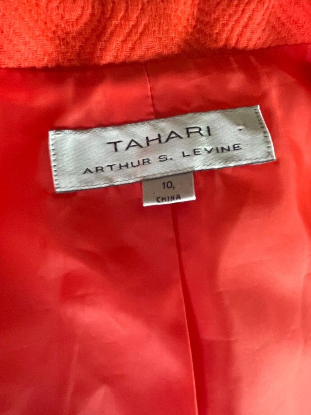 Tahari Arthur S. Levine Red Textured Skirt Suit With Short Sleeve Blazer Size 10 - Picture 4 of 10